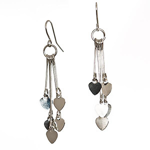 EA662: Delicate Heart Earrings in Gold or rhodium