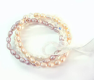 BR379: Natural Pearl and Crystal Bracelet