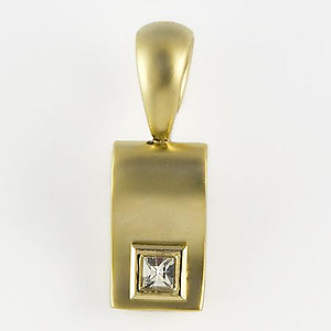CL112: Golden Crystal Pendant