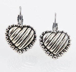 EA299: Silver Dangel Heart Earrings