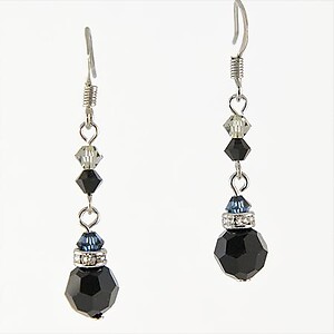 EA426BK: Elegant Blue or Black Chandelier Earrings