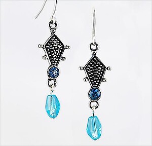 EA435: Chandelier Earrings in 4 colors Green........