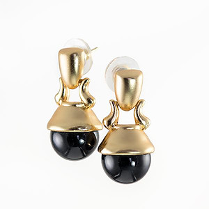 EA737: Drop Black Pearl Earrings set in Gold
