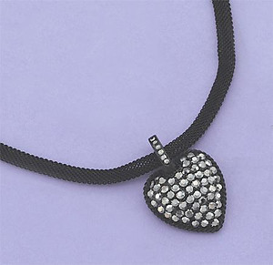 NA82BK: Crystal Heart Necklace