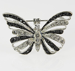 PA571: Elegant Crystal Butterfly Pin/Necklace