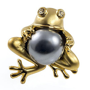 PA677:Frog Pin with Pearl