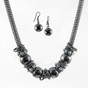 SNT248: Stylish Silver Necklace and Earring Set