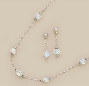 SNT93: Clear Austrian Crystal Earrings & Necklace Set