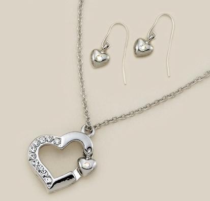 SNT88: Crystal & Silver Heart Necklace and Heart Earrings Set