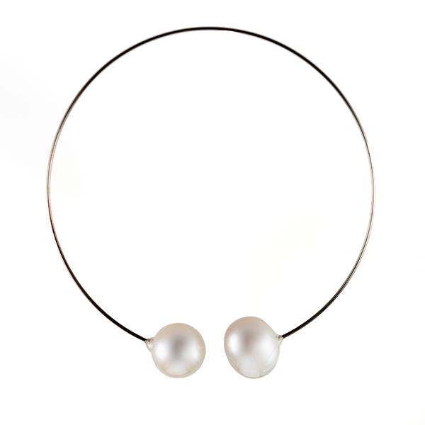 BR510: Delicate Natural Pearl Bracelet