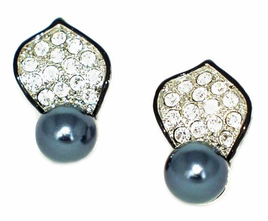 EA675: Chanel Style Floral Earrings