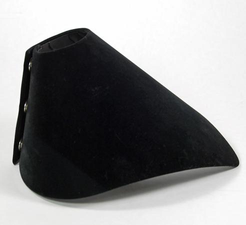 DS16: Velvet Portable Neck Display