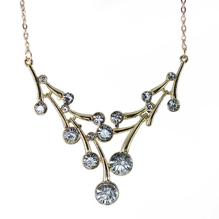 SN329: Elegant Crystal Necklace and Earrings