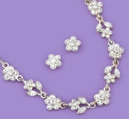 SNT102: Austrian Crystal Floral Necklace & Earrings Set