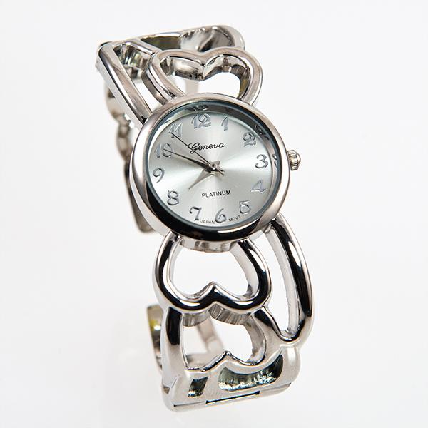 WA56T: Silver Heart Watch